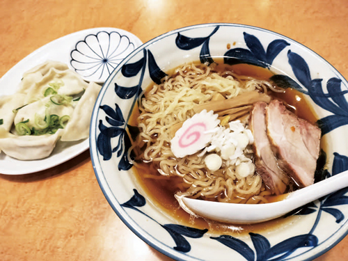 倉一廊（そういちろう）の中華麺と水餃子