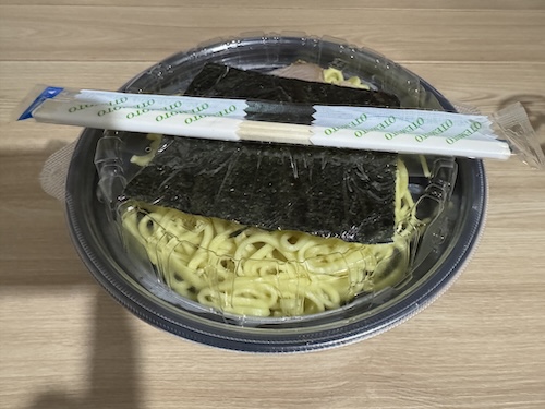 Uber Eatsで注文した『たかし屋』家系ラーメン